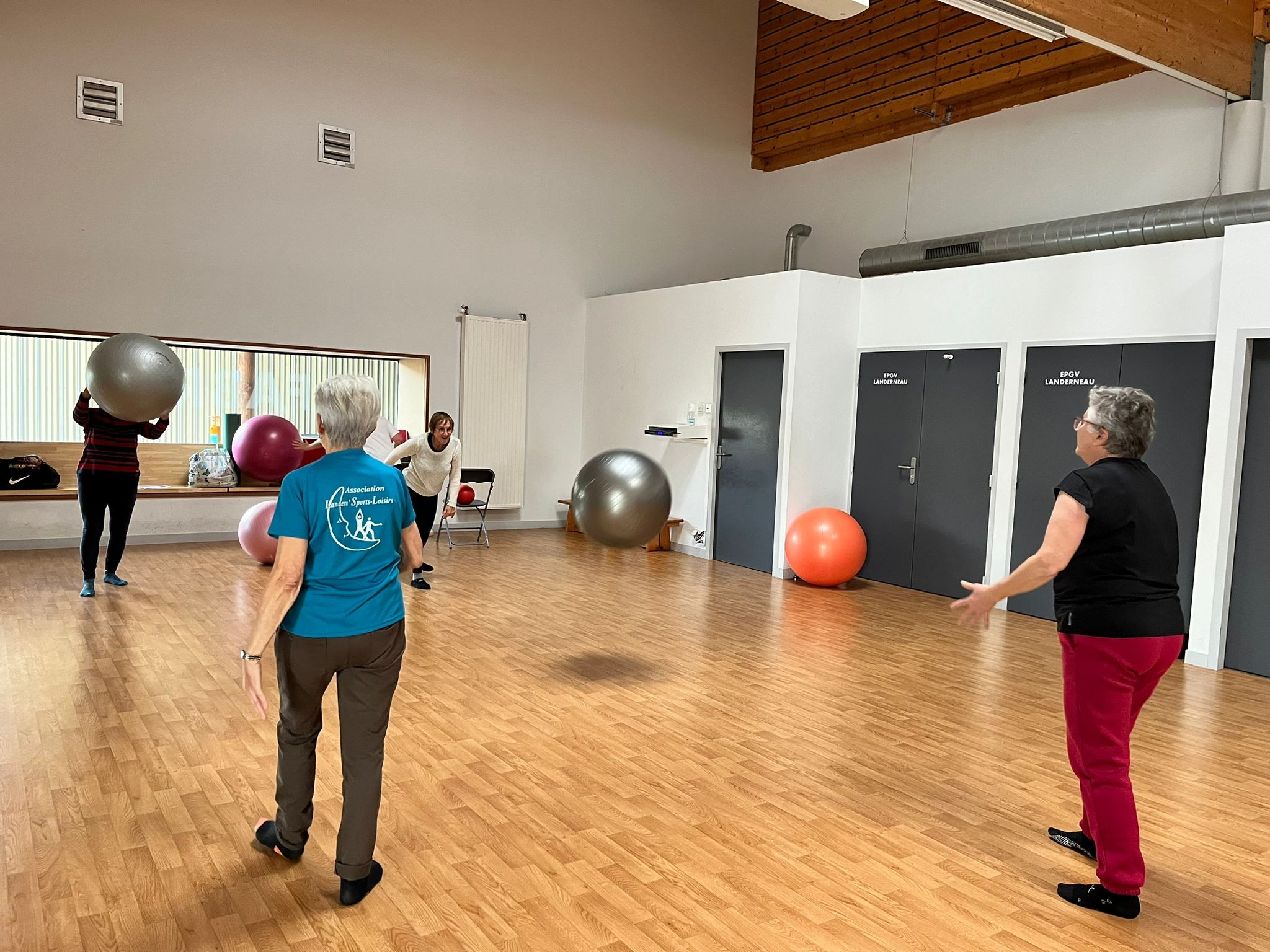 Gym douce sur ballon novembre 2024