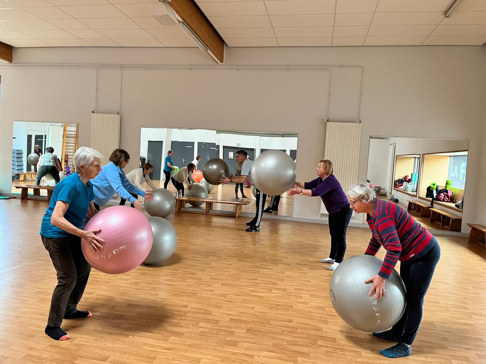 Gym douce sur ballon novembre 2024