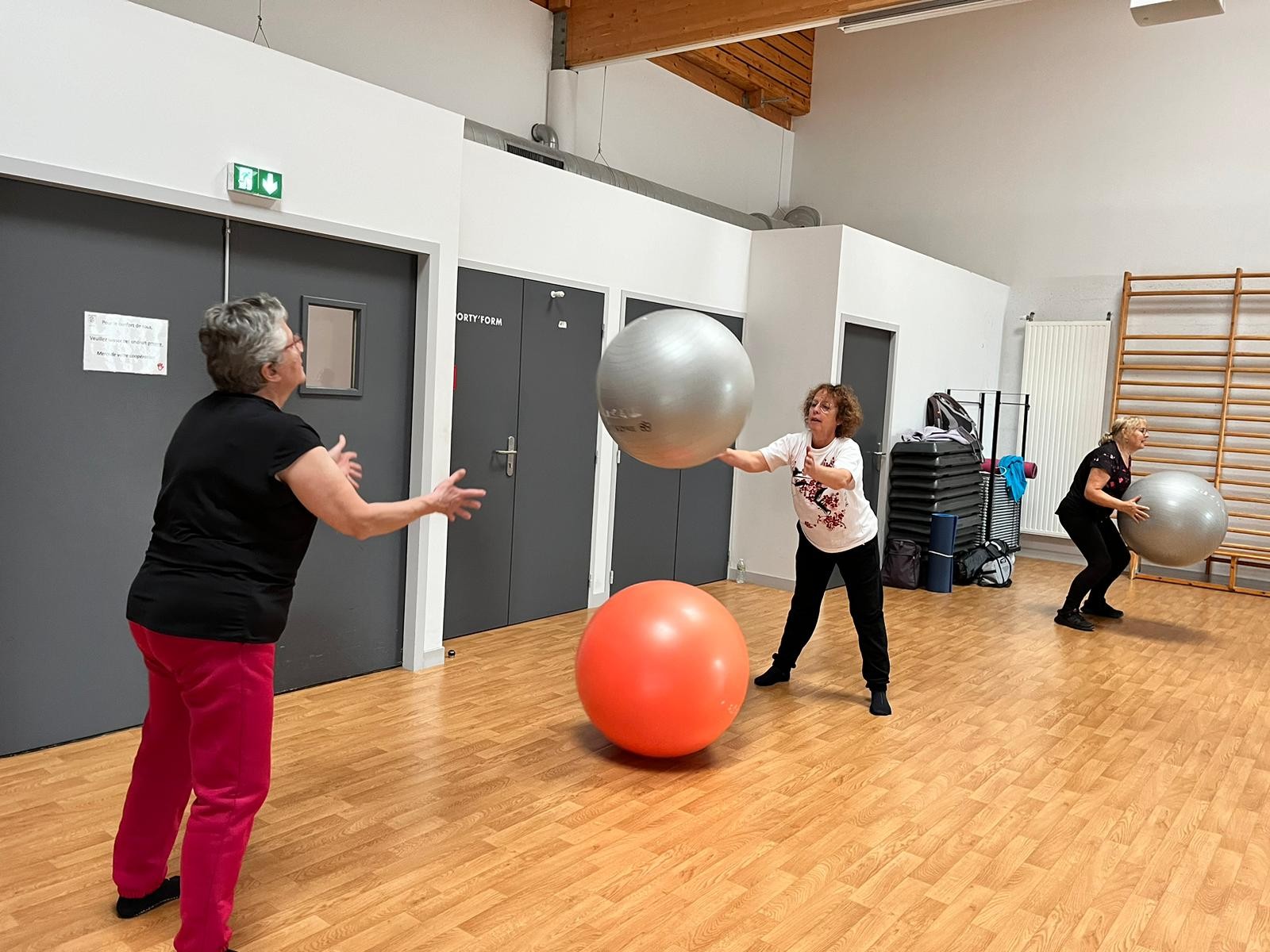 Gym douce sur ballon novembre 2024