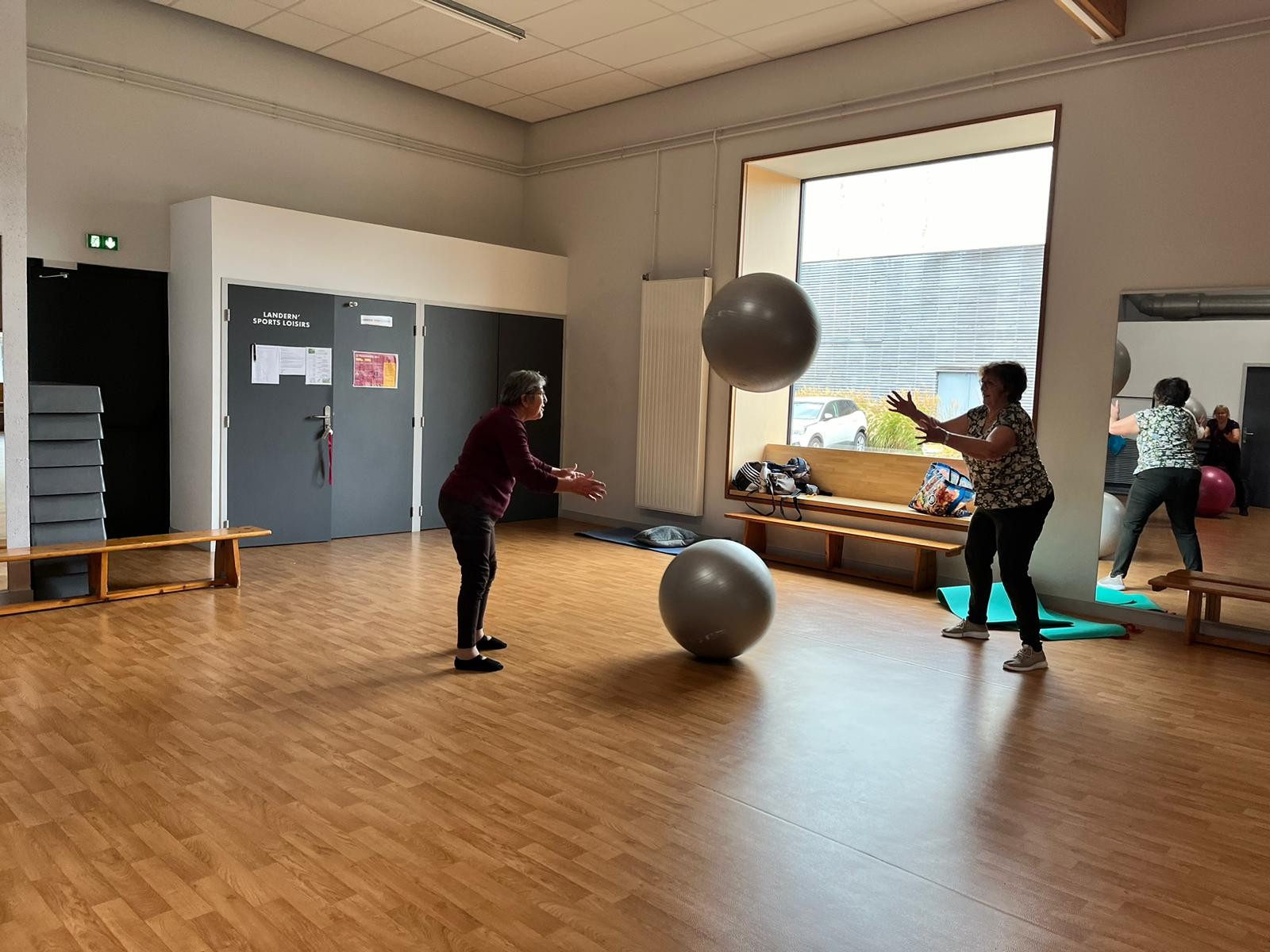 Gym douce sur ballon novembre 2024